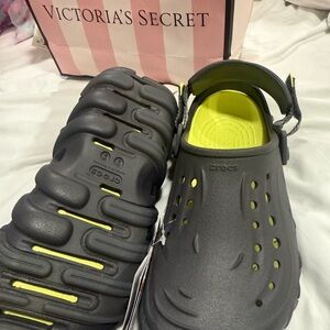 ECHO CROCS MENS SIZE 6 women’s size 8 Gray and Yellow Water Shoes